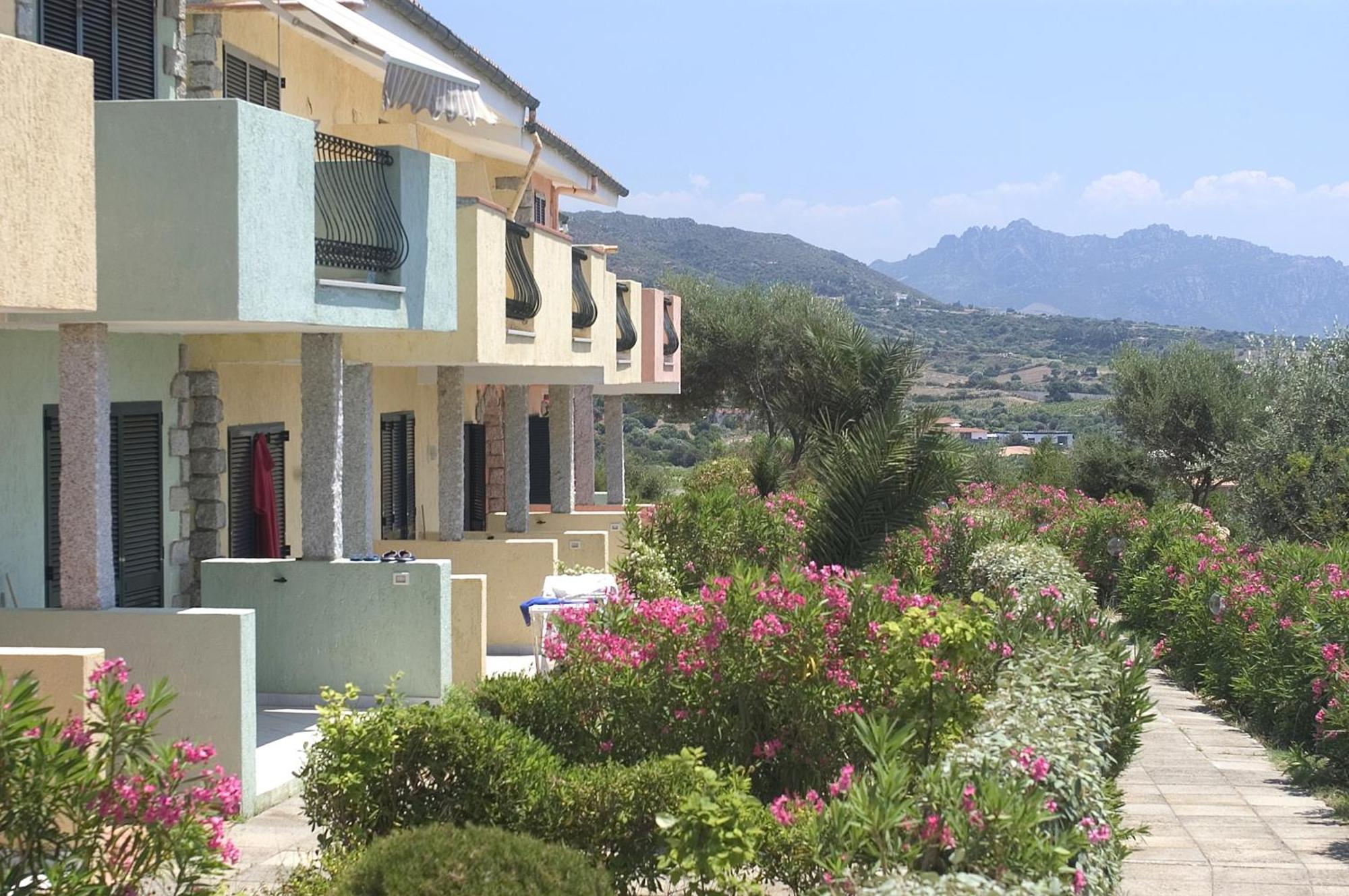 Borgo Del Tennis - Sa Ventana 2 Badesi Eksteriør billede